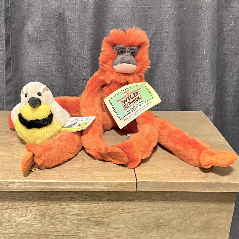 Wild Republic Bayani banded leaf monkey and western meadowlark.